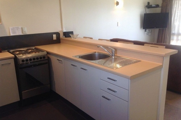 Hotel Marineland Beachfront Accommodation (Westshore)